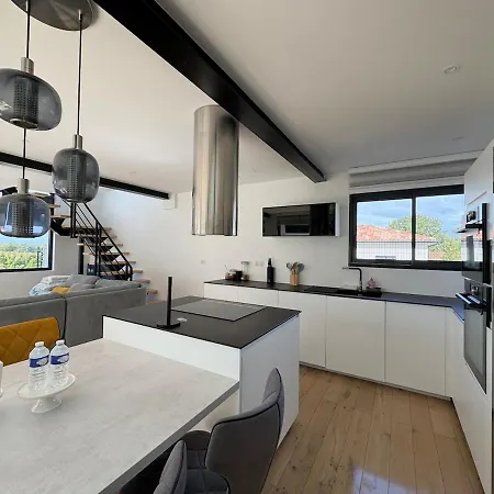 Biveyes - Maison Avec Piscine 2 2 Salle De Bains Hébergement de vacances