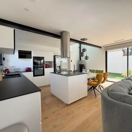 Hébergement de vacances Biveyes - Maison Avec Piscine 2 2 Salle De Bains *